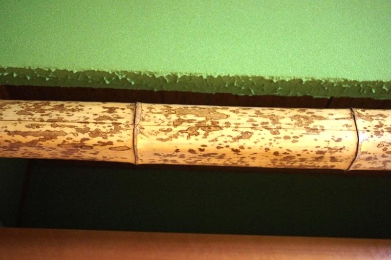 木の模様が面白い柱②