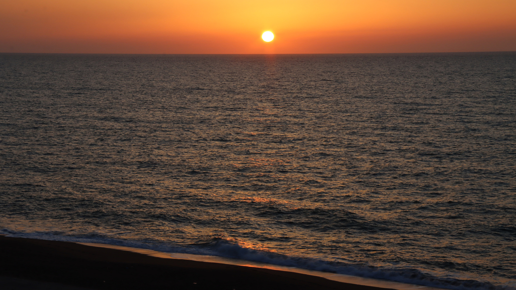 【食事なし】≪全室オーシャンフロント≫日本海・夕陽の絶景を望む温泉ホテルでゆっくり♪素泊まりプラン