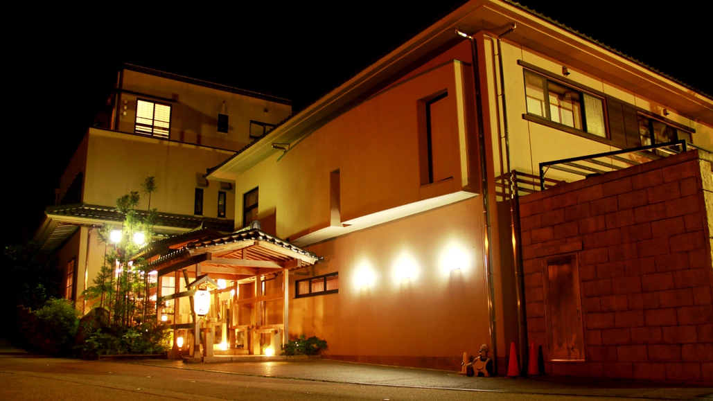 金沢 湯涌温泉の一番奥に位置する当館…;静寂につつまれた落ち着いた雰囲気の旅館です。
