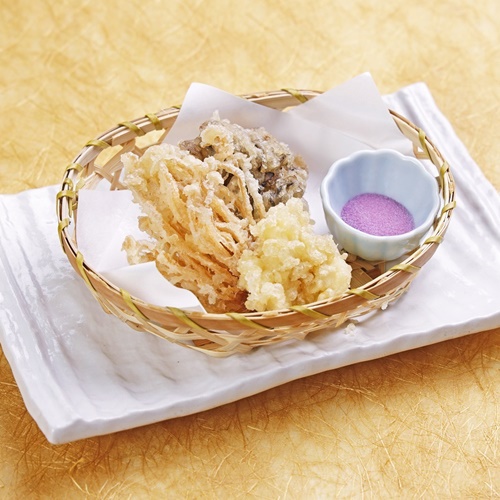 【2019年秋・雅コース】お料理一例「きのこ天ぷら紫芋の塩で」