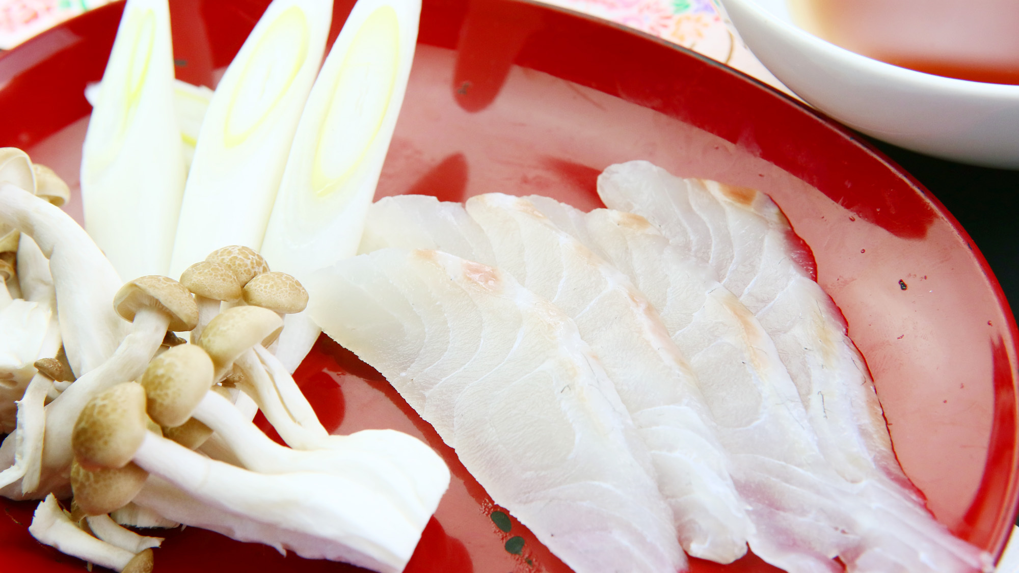 和夕食コースの鯛しゃぶ贅沢な食べ方をぜひ♪刺身で食べるのとまた別格！