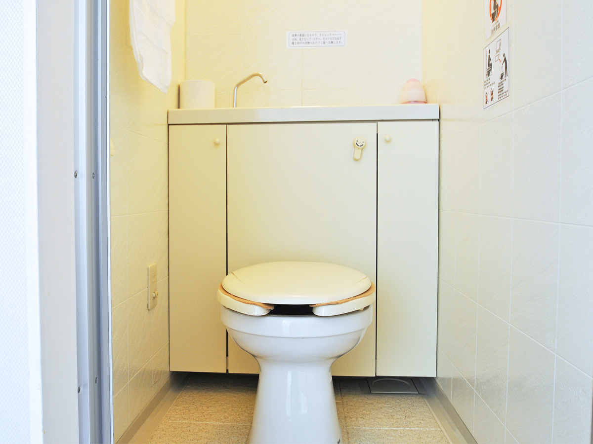 【洋室（山側）】トイレ