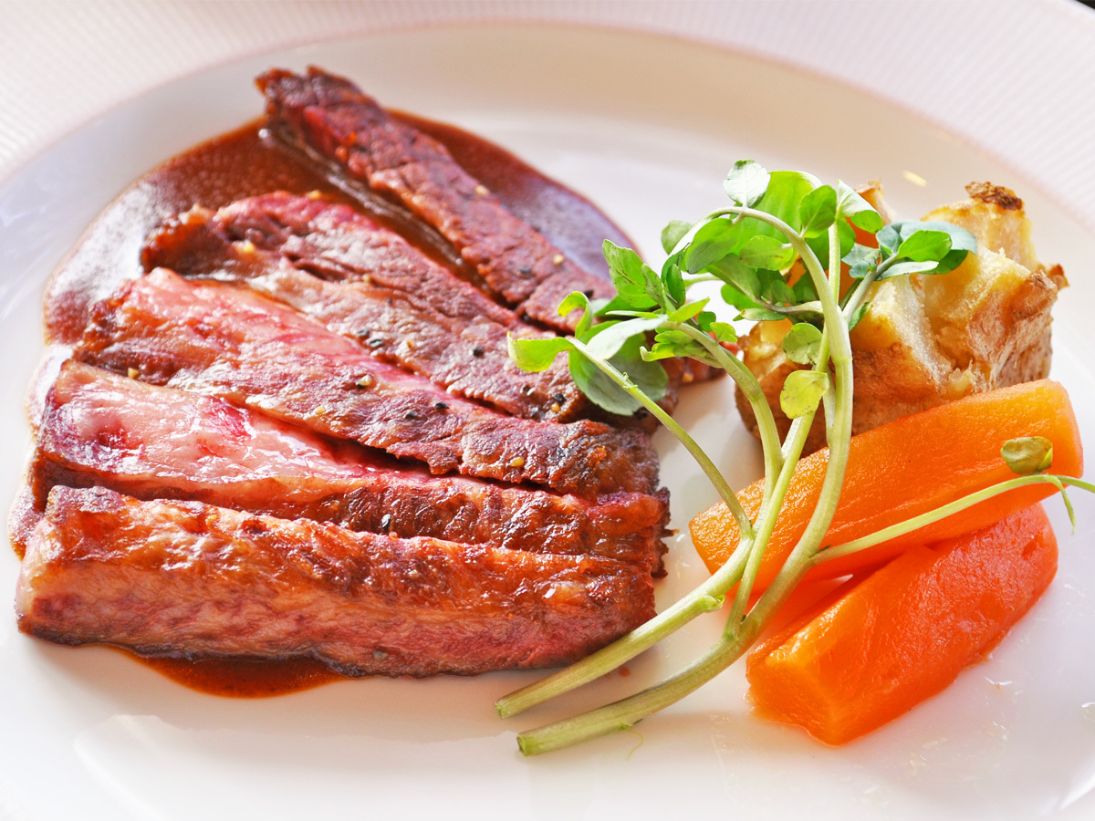 【夕食一例：きらめきプラン】肉料理（黒牛ステーキ）
