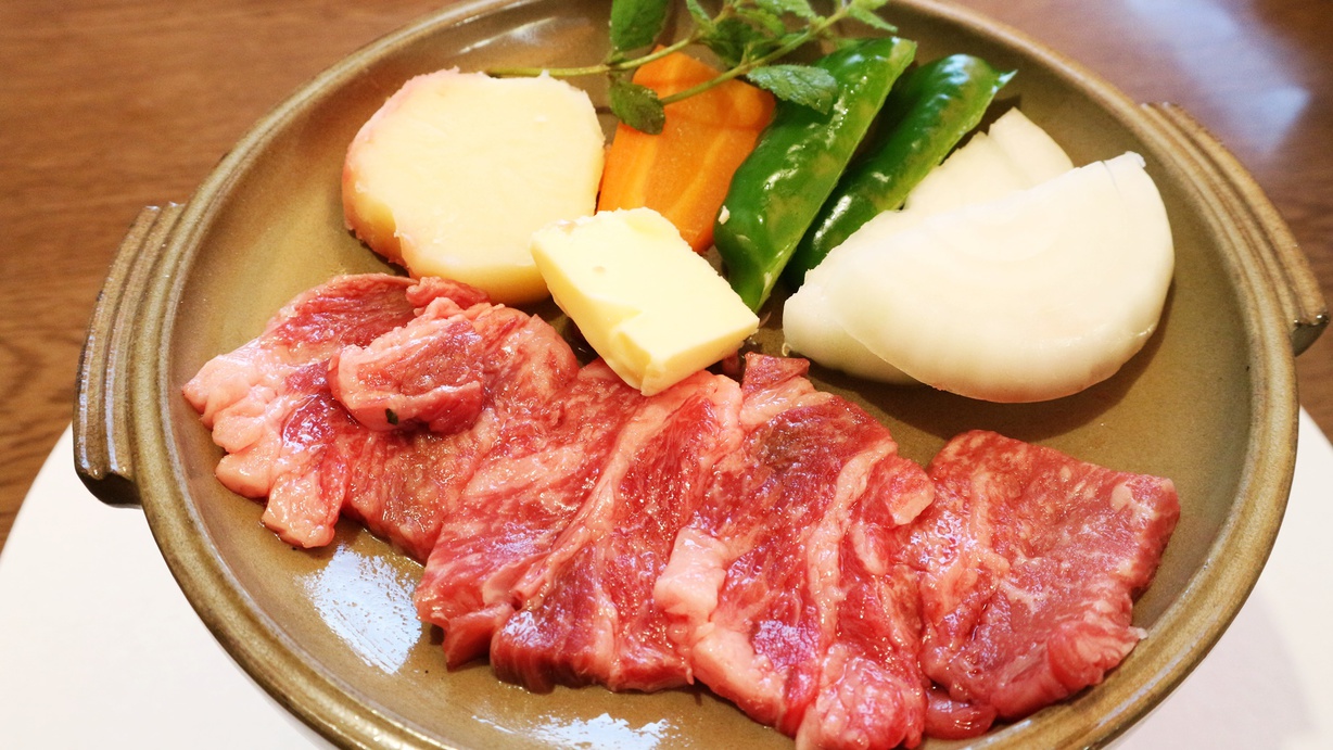 *【夕食一例〜焼物〜】お肉や魚など熱々をお召し上がりください♪