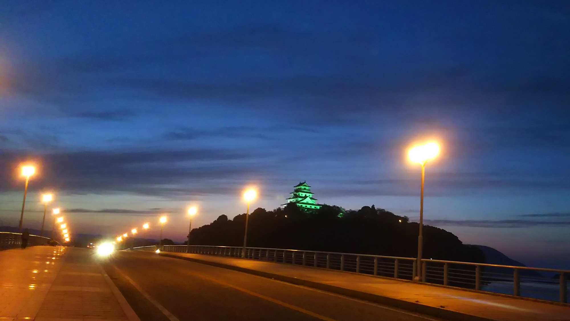 唐津城のライトアップ・毎日日没から22時まで