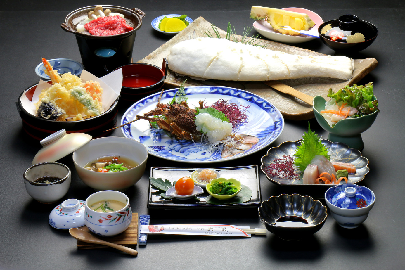 伊勢海老メインと鮑と佐賀牛と鯛の塩釜焼き