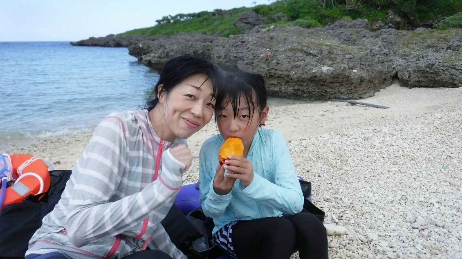 笑顔も果汁もこぼれる、家族の甘い時間。