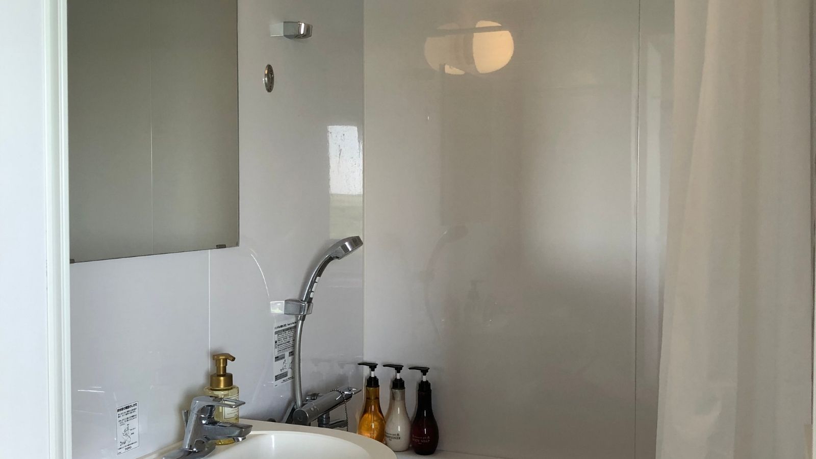 客室内のユニットバス