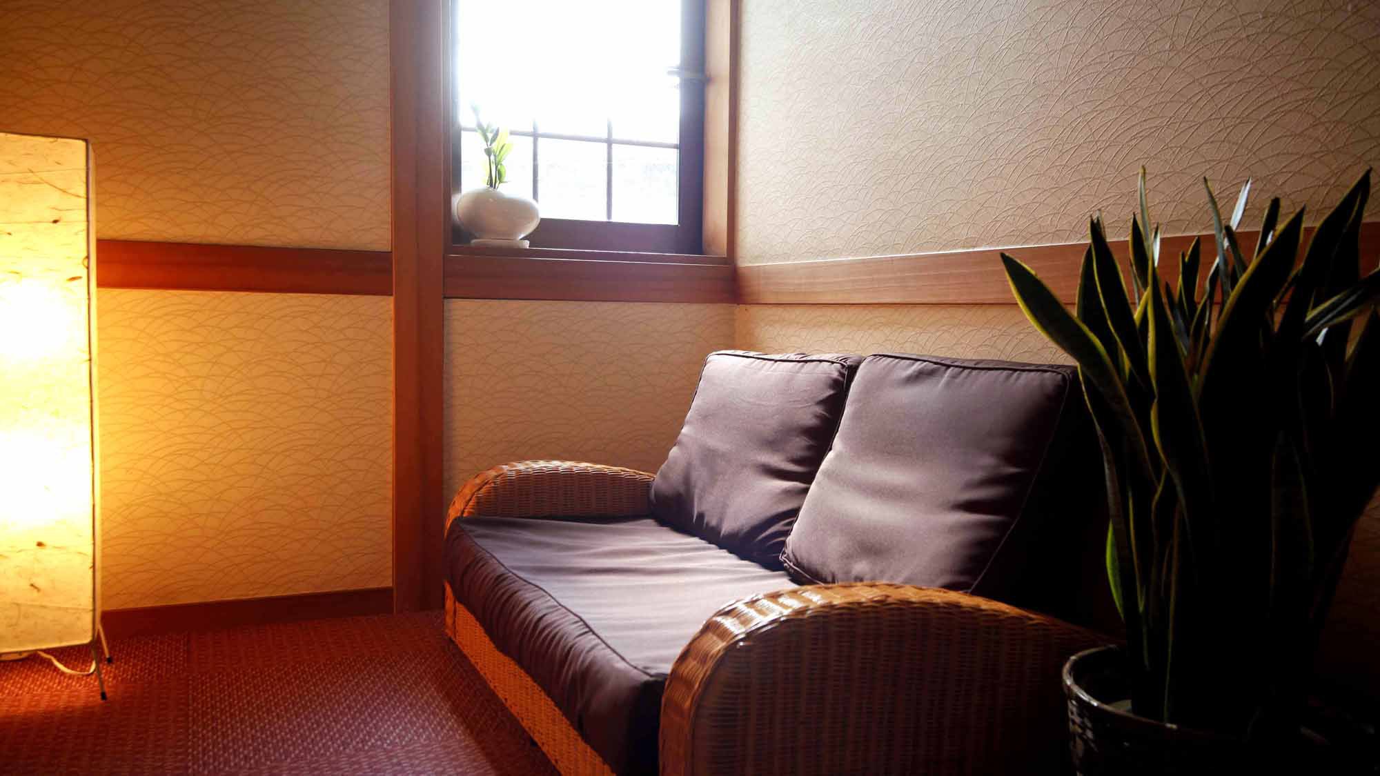 【内観イメージ】ごゆっくりお寛ぎいただけるように温かみのある内装にしております