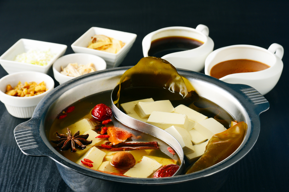 【朝食ビュッフェ】朝造り湯豆腐は、竜眼・ナツメ・桂皮・八角・山椒・陳皮など入っています