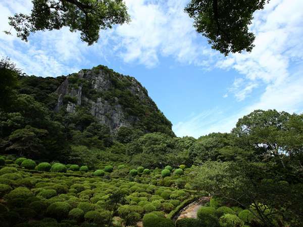 当館敷地内にある「御船山楽園：国登録記念物」夏の情景 ※当館ご宿泊のお客様は入園無料