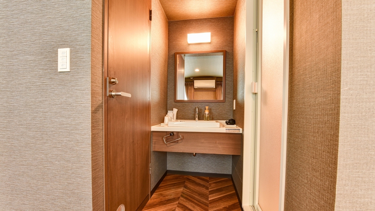 *【DXダブル】バストイレ別の独立洗面台付のお部屋です。Wi-fi完備。