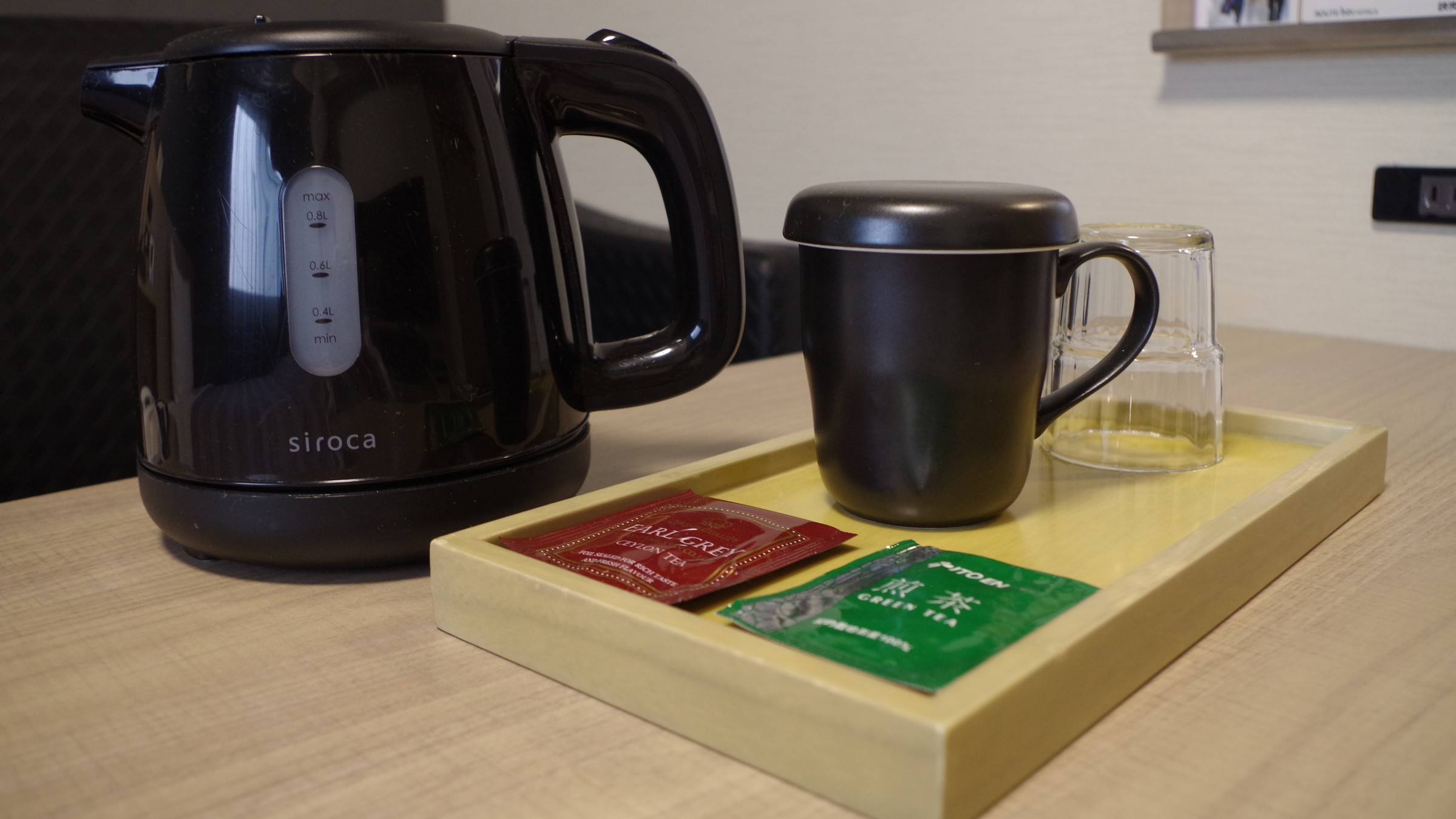 ケトル・マグカップ・紅茶・緑茶をご用意しております