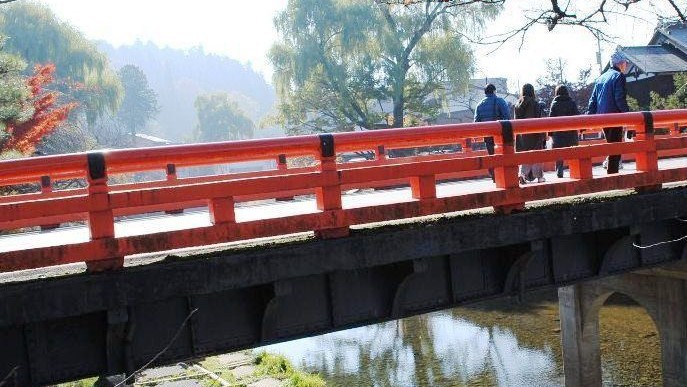 高山名所〜古い町並みの中橋〜