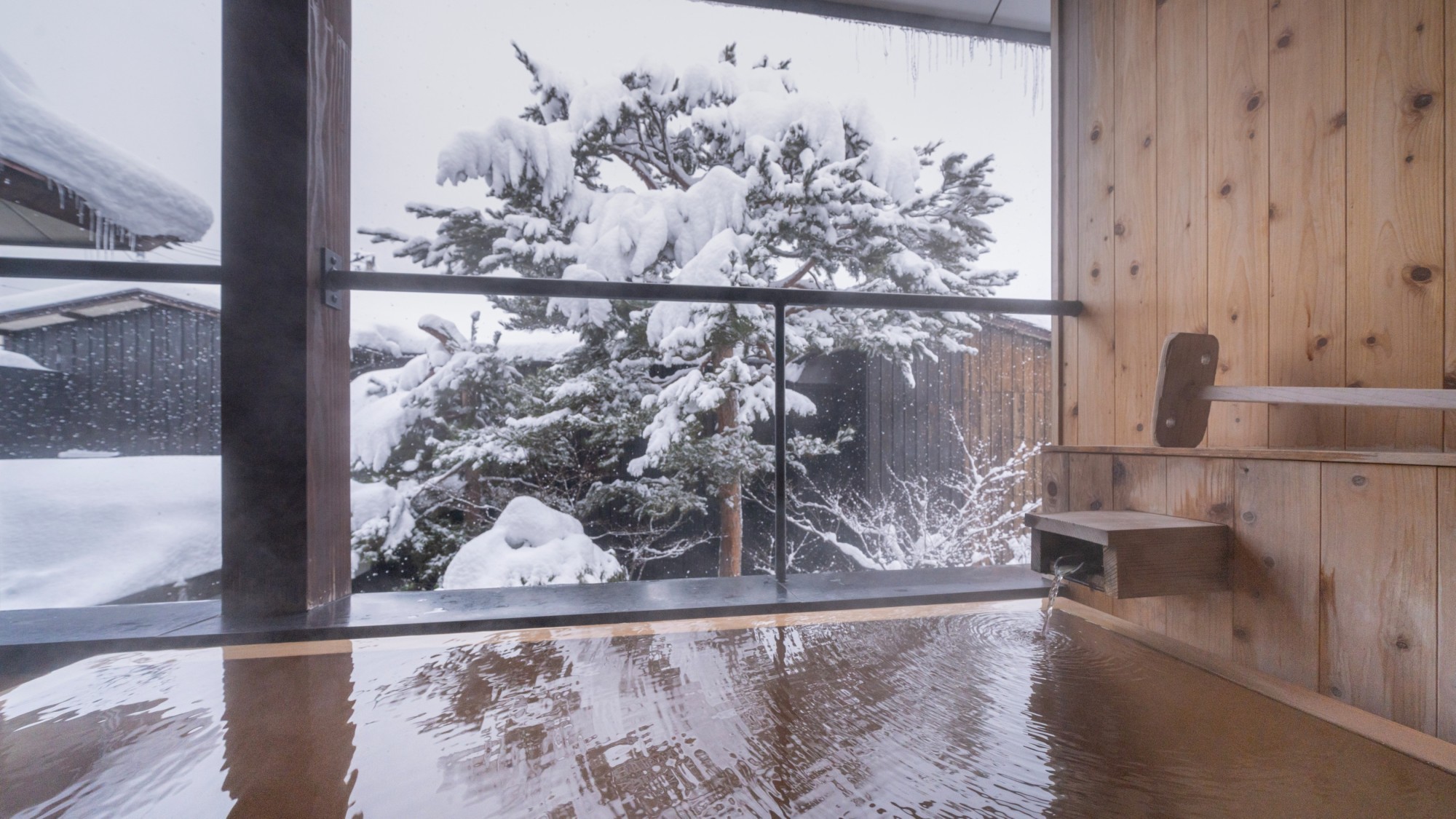 【YAMAGATA05】2階の露天風呂から眺める雪景色