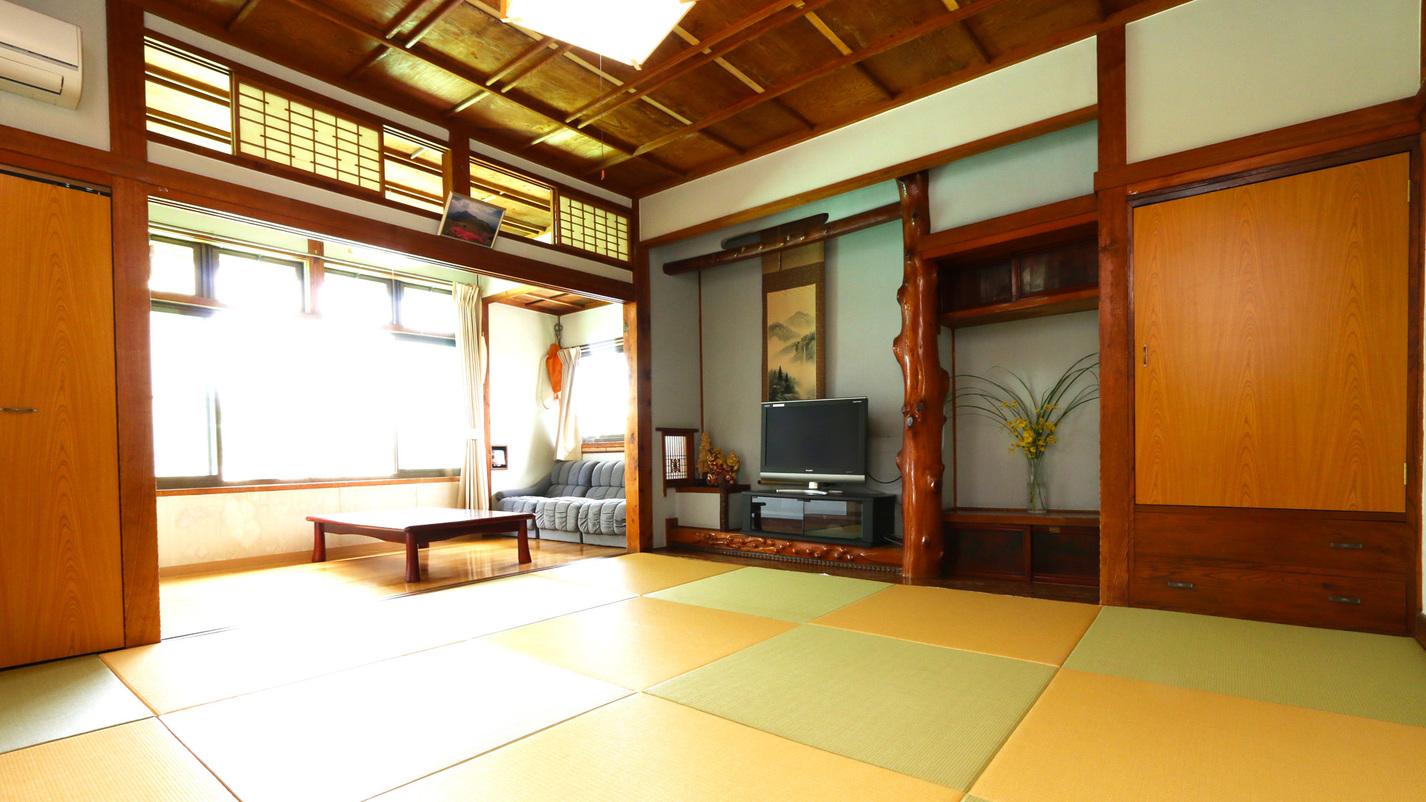Minshuku Tozanguchi Onsen Ideally located in the Kirishima area, Minshuku Tozanguchi Onsen promises a relaxing and wonderful visit. The property features a wide range of facilities to make your stay a pleasant experience. Fax 