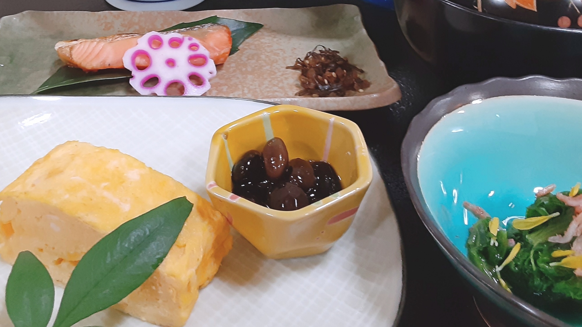 *ご朝食一例/日曜日の朝限定〝豚汁〟もおすすめ。せん菜漬けは鼻にツンと抜ける山葵菜特有の辛味が