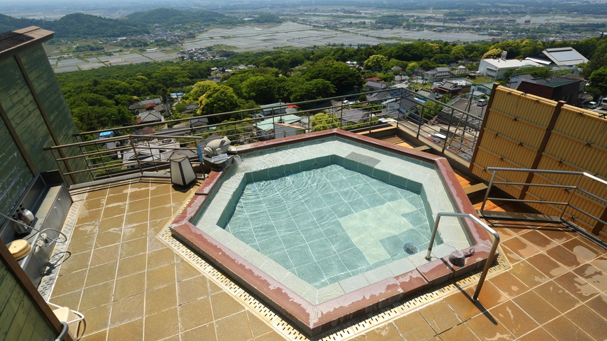 【最上階パノラマ露天風呂「雲上の湯」】