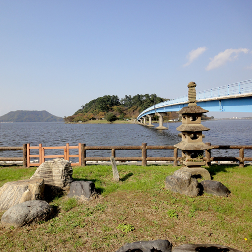 当館から車でやく5分♪日本一の大きさを誇る【湖山池】の散策もオススメ