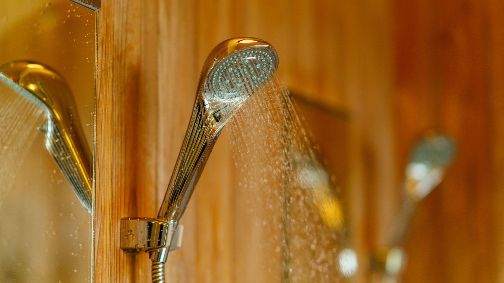 【あてま温泉】貸切家族風呂多機能シャワーヘッド「リファファインバブルS」