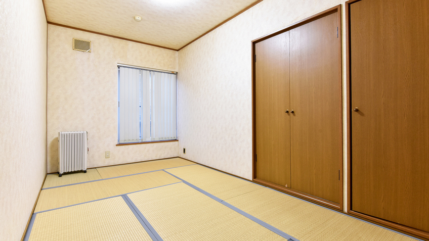 *［喫煙・和室2名］シンプルな造りの和室約7.5〜8畳の客室です