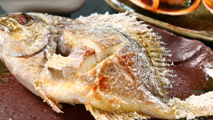 【お食事】夕食一例・季節によって変わる焼き魚です
