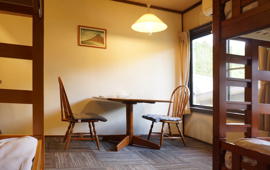 プライベート2〜4人部屋 Economy room for 2-4 persons02