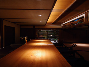 ソフトドリンクとお酒が楽しめるオーデオサロン【TANNOY】