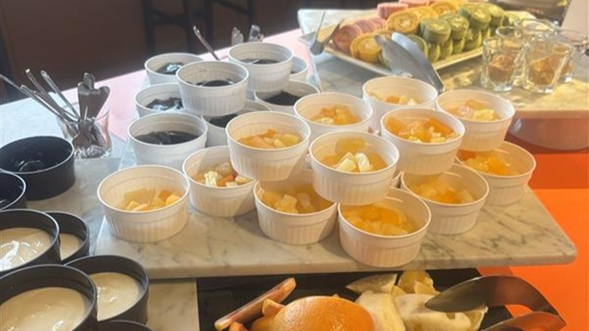 朝食ビュッフェ（一例）