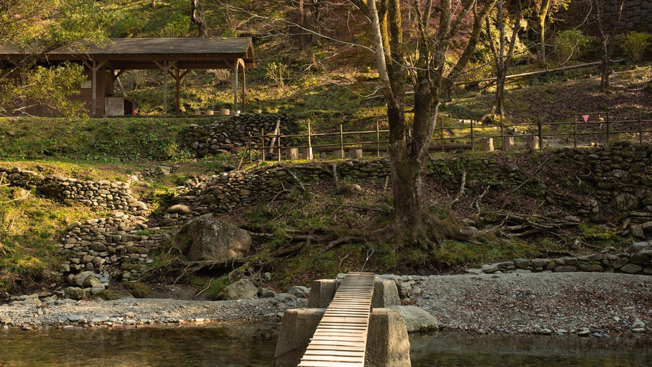 *夏は川遊び、春や秋には散策に