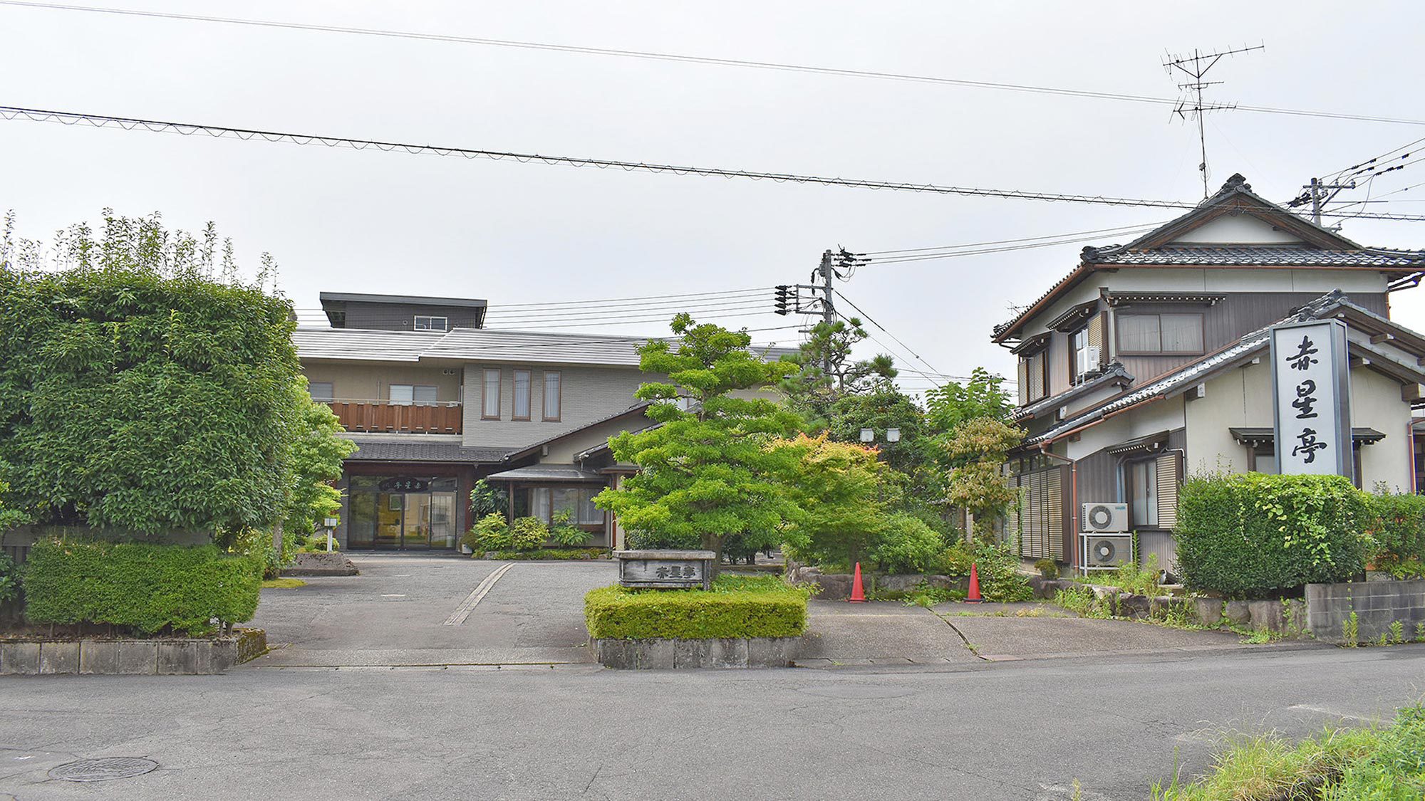 ・外観住宅街にあり、大変静かでぐっすり眠れます