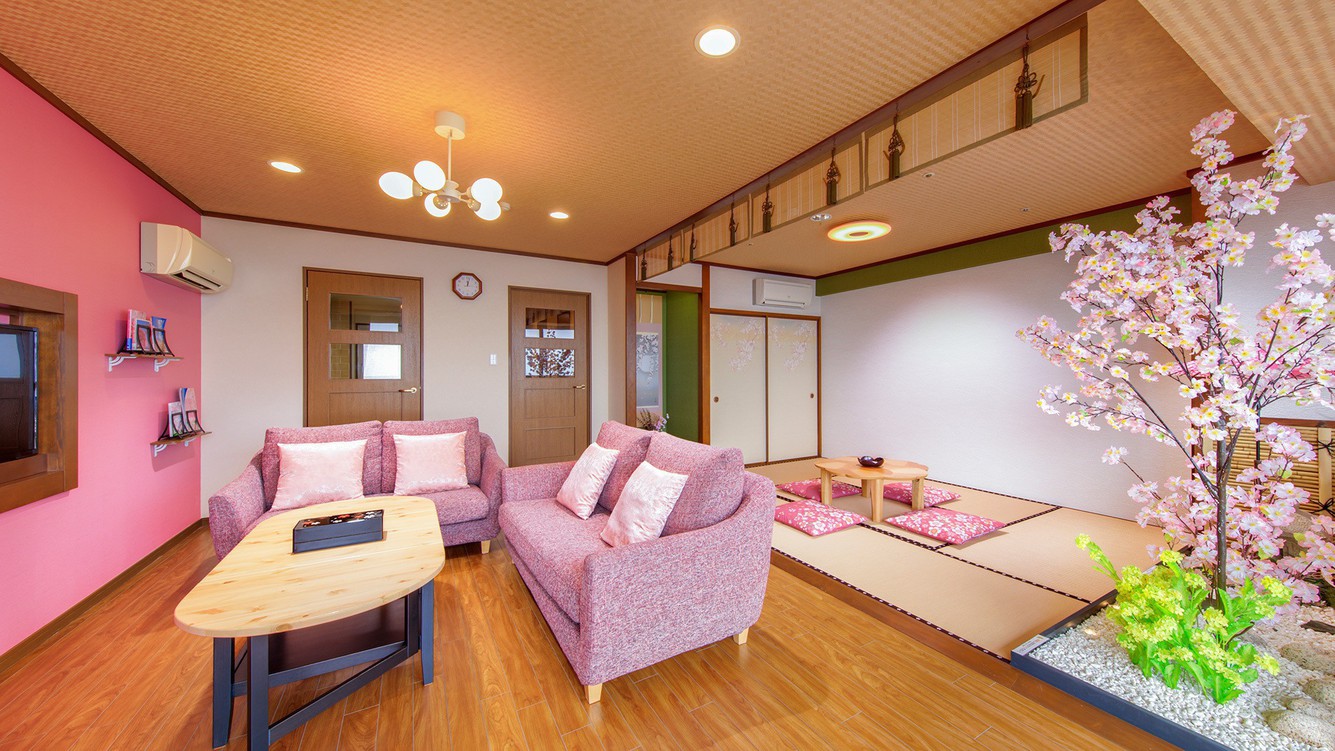 SAKURA（桜）ルームリビングルームと和室