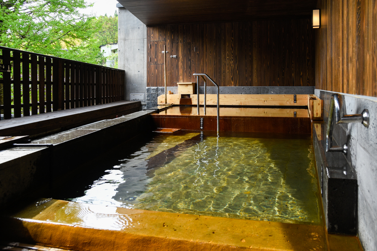 二段露天風呂月の湯