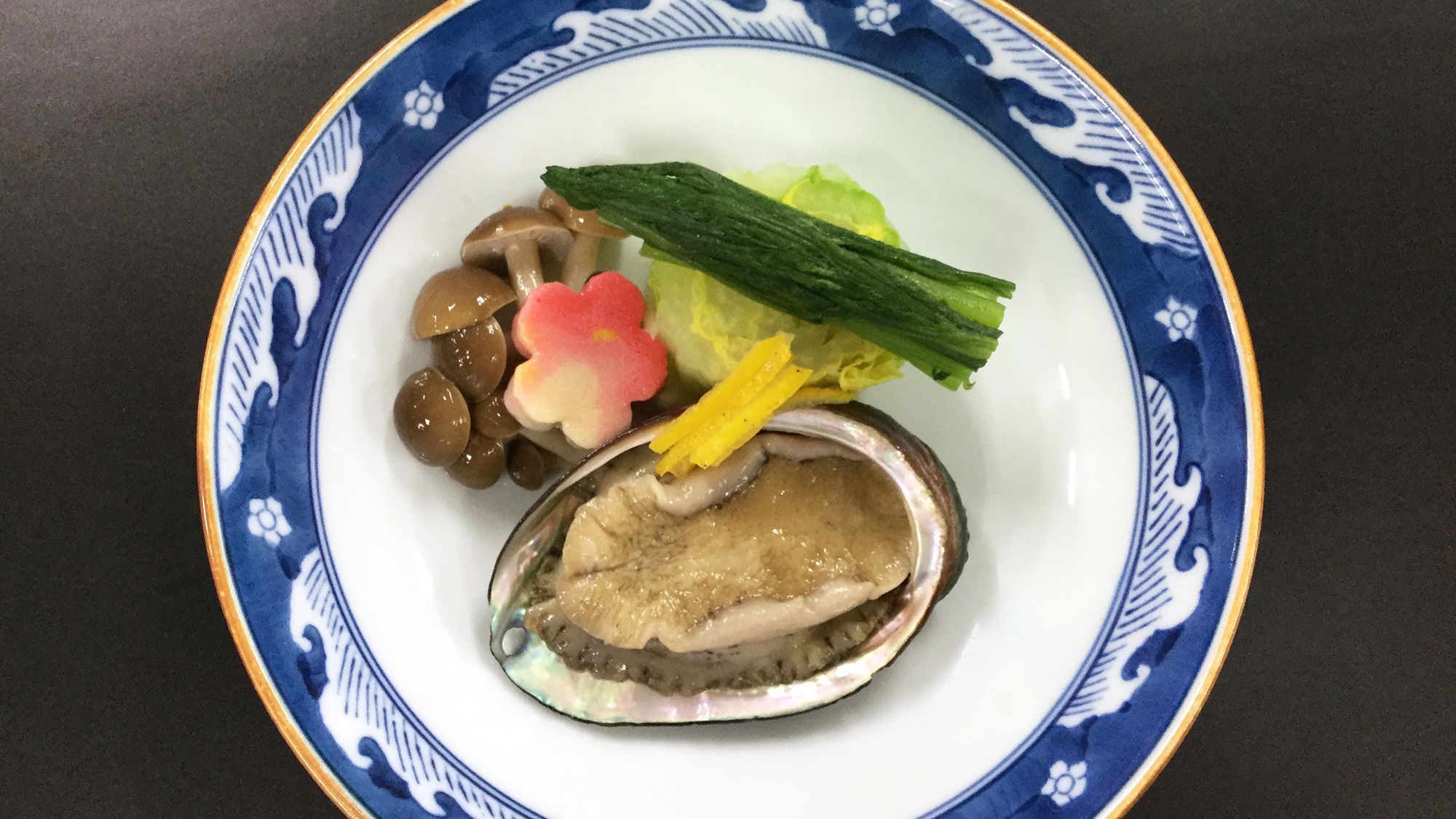 【12〜2月会席 桜】鮑と白菜の柚子香蒸し