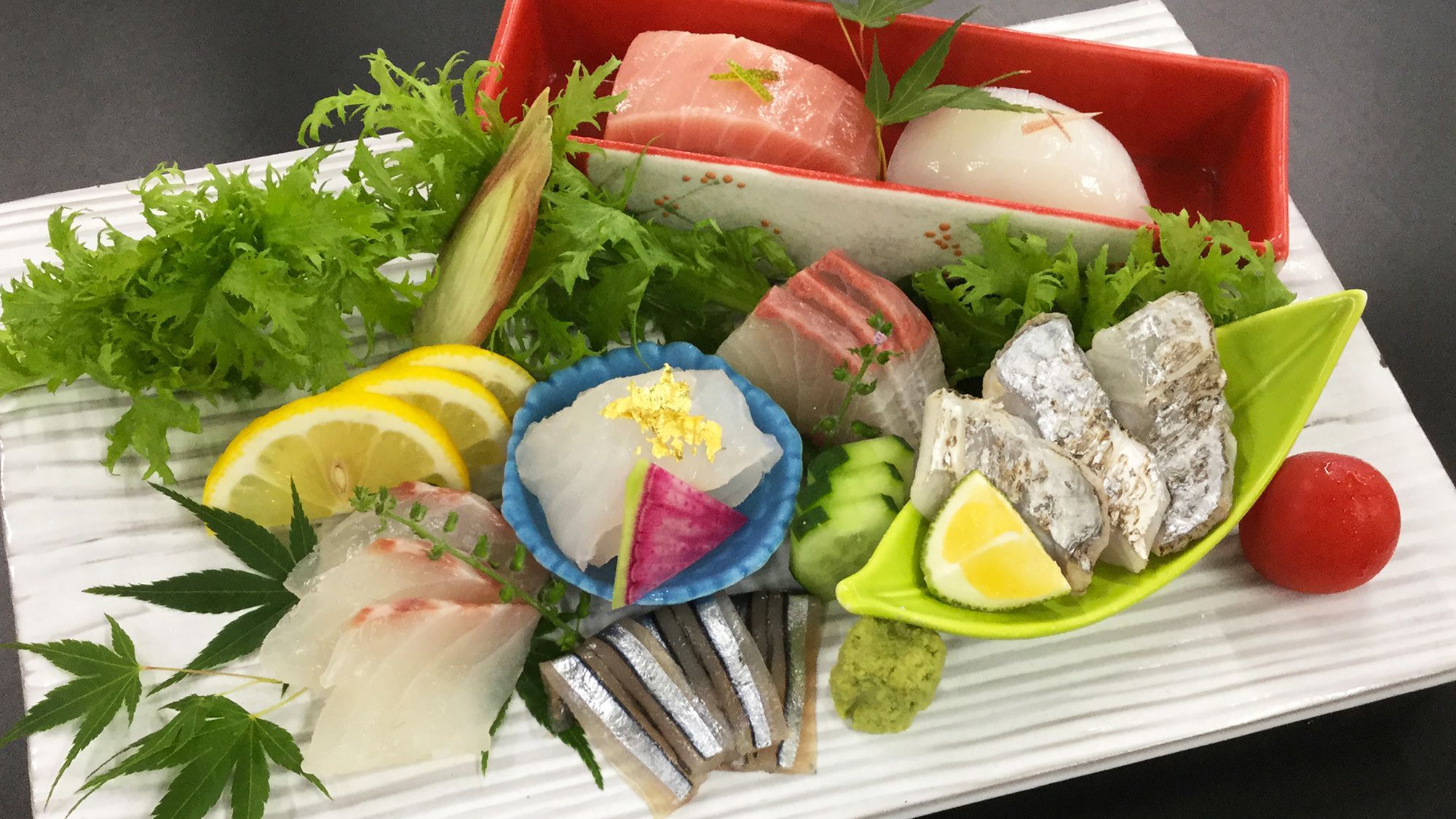 【3〜5月会席 桜】新鮮魚介７種（刺身５種寿司２種）