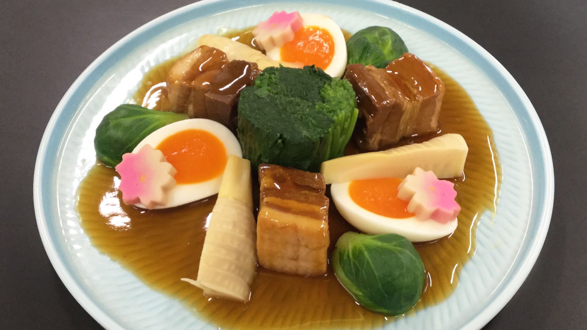 【3〜5月卓袱 孔雀】豚の角煮と旬野菜の炊合せ