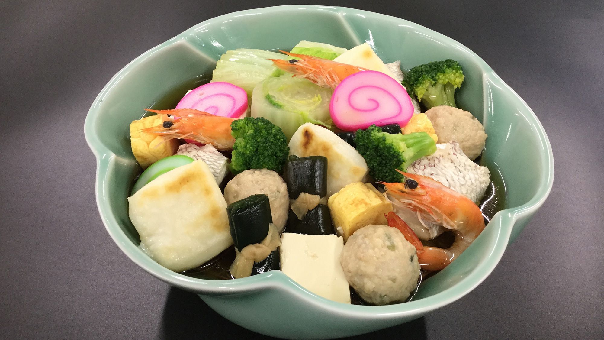 【12〜2月卓袱 孔雀】長崎雑煮風大鉢蒸し