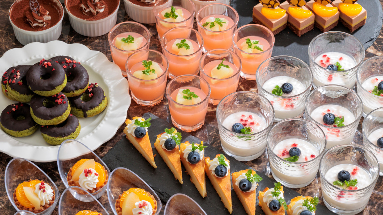 【CROSS TIME CROSS BE】6月・7月ディナービュッフェスイーツイメージ