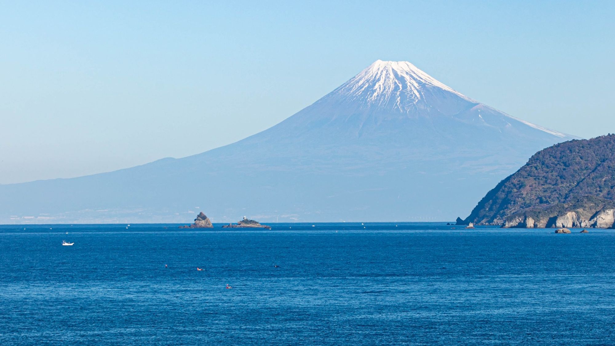 駿河湾越しの富士山