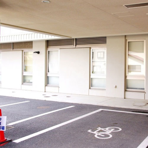 屋根付きバイク駐輪場