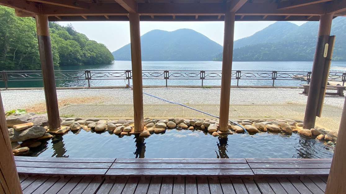 足湯からも絶景をお楽しみください。（5月中旬〜10月下旬頃）