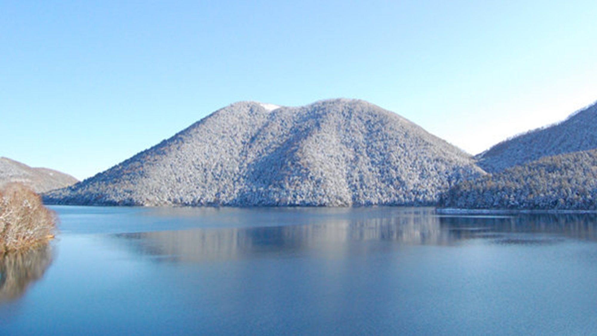 冬のくちびる山