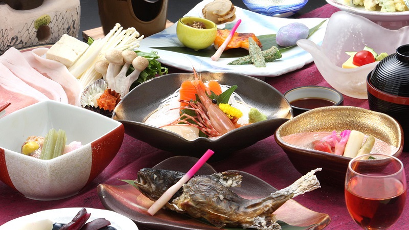 お料理一例／【風水膳】地元の幸をふんだんに使った和食膳をご堪能ください。
