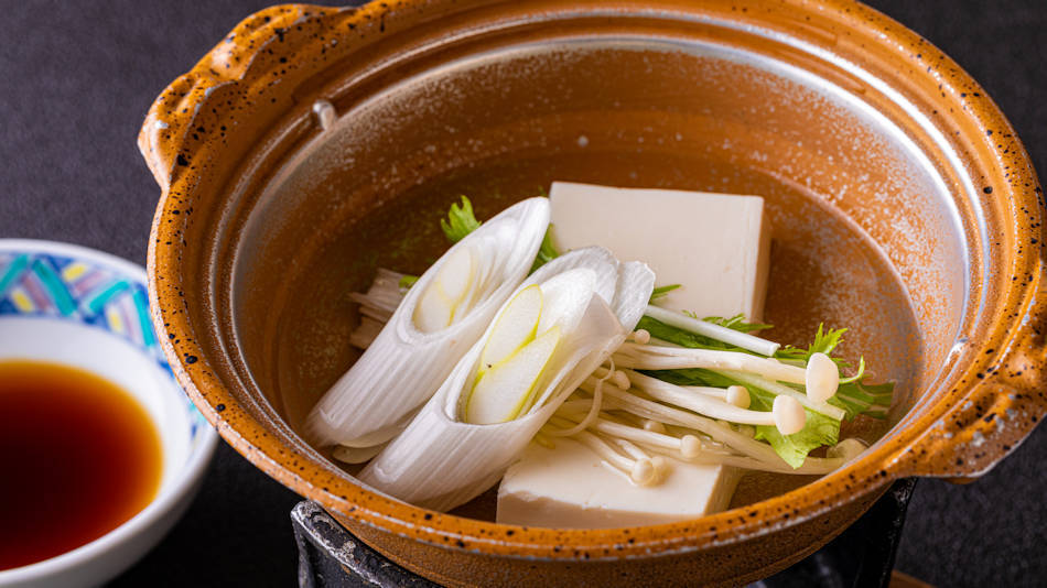 まずはお腹に優しい湯豆腐から。