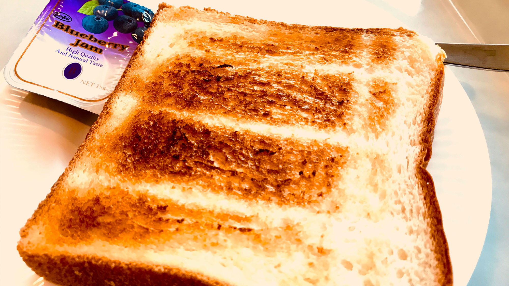 【軽朝食】食パンはトーストで焼くことができます