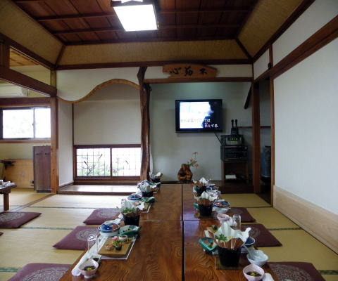 Ryugukan Stop at Ryugukan to discover the wonders of Sennan. The property offers a wide range of amenities and perks to ensure you have a great time. Fax or photo copying in business center are just some of th