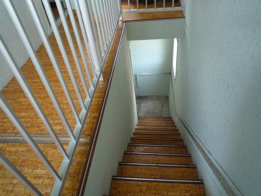 客室への廊下・階段