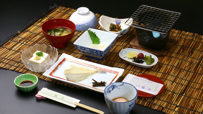 【四季会席・朝食】温かい和朝食をご提供いたします