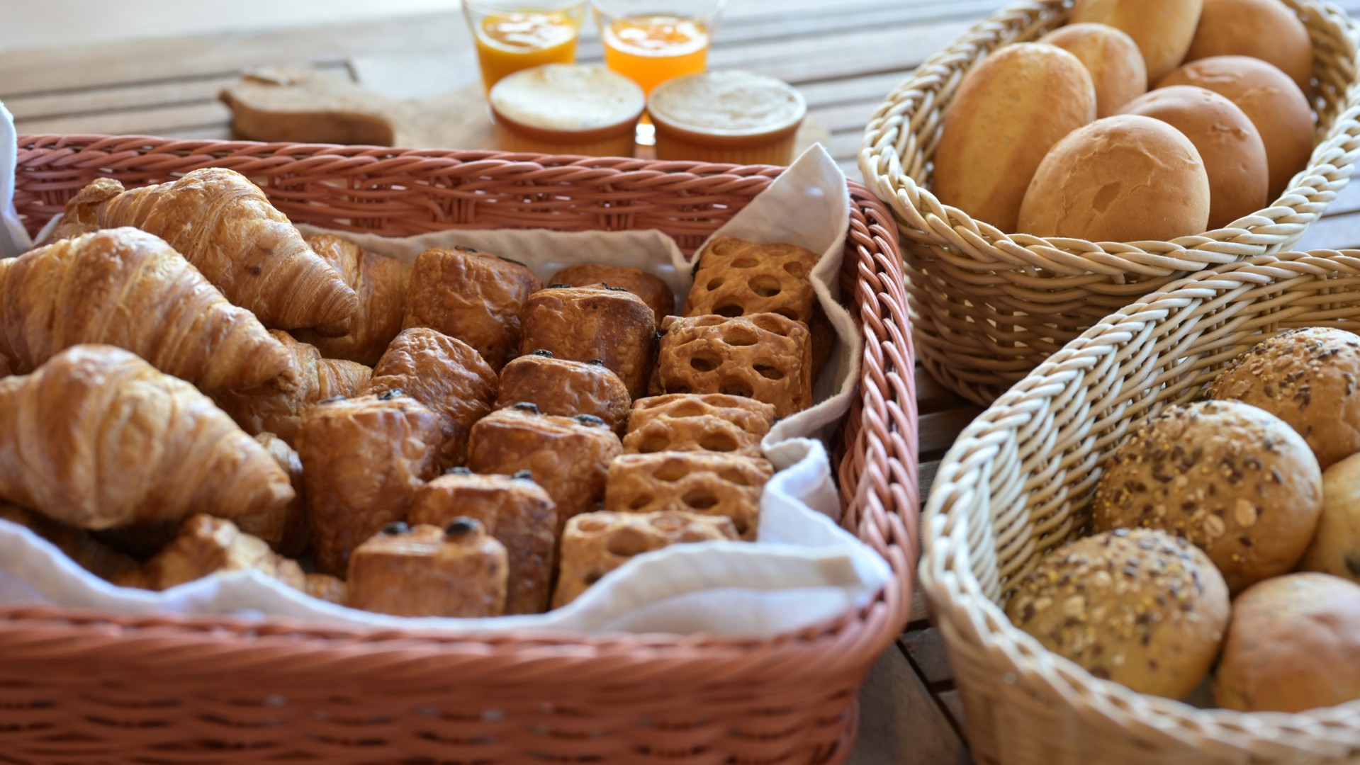 毎朝やきたてのパン