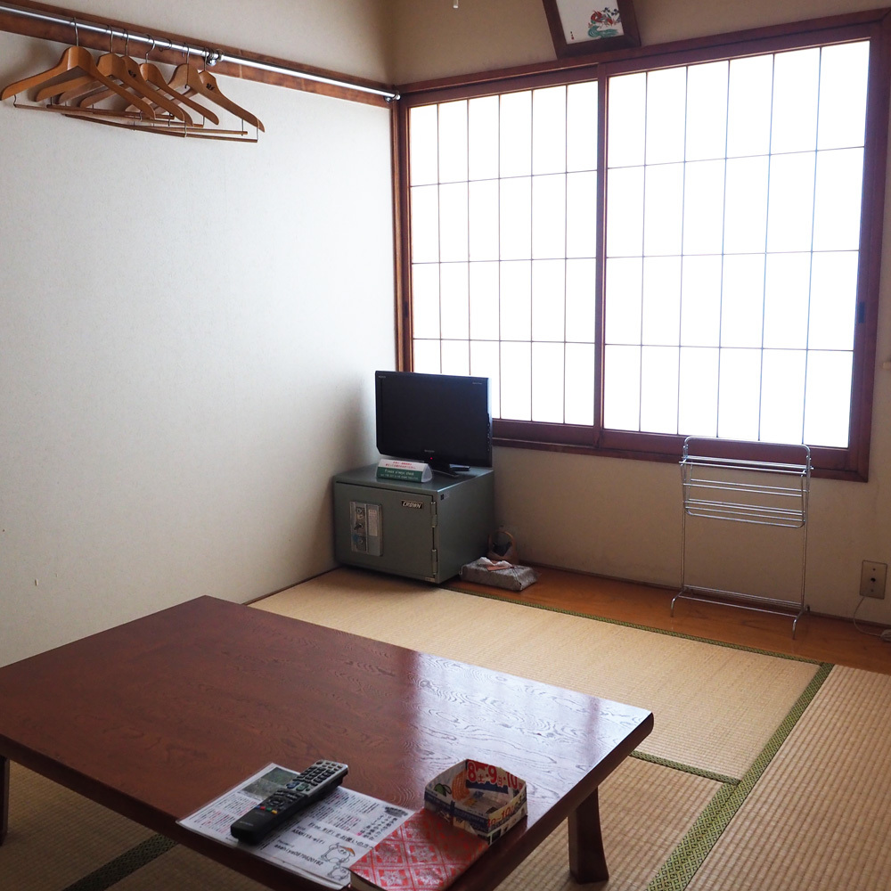 Asahiya Ryokan (Shodoshima) Asahiya Ryokan (Shodoshima) is perfectly located for both business and leisure guests in Kagawa. The property features a wide range of facilities to make your stay a pleasant experience. All the neces